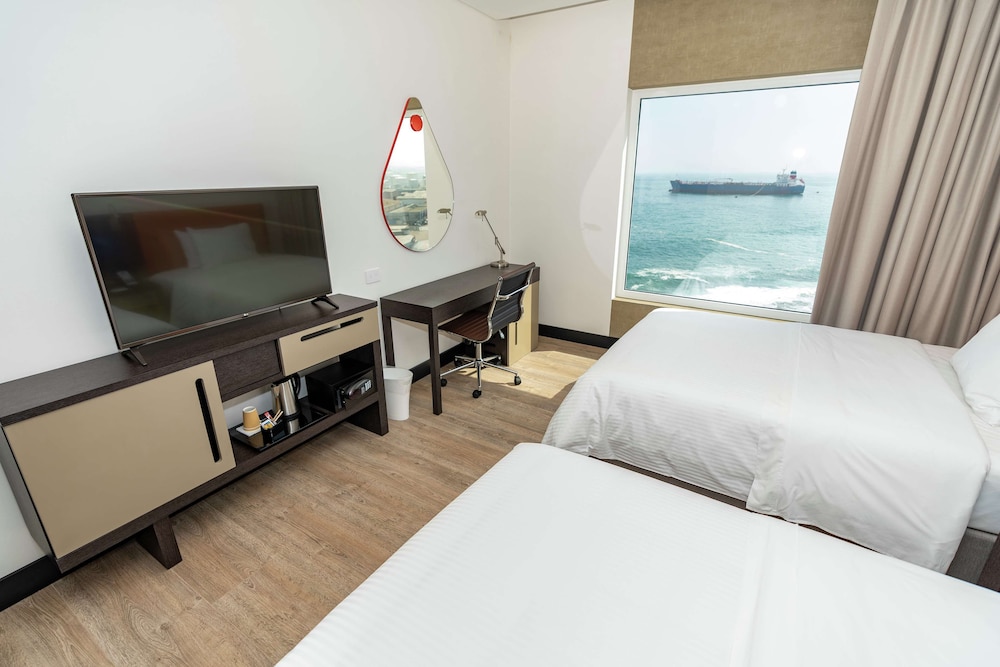 Room, 2 Twin Beds, Ocean View - Photo 1