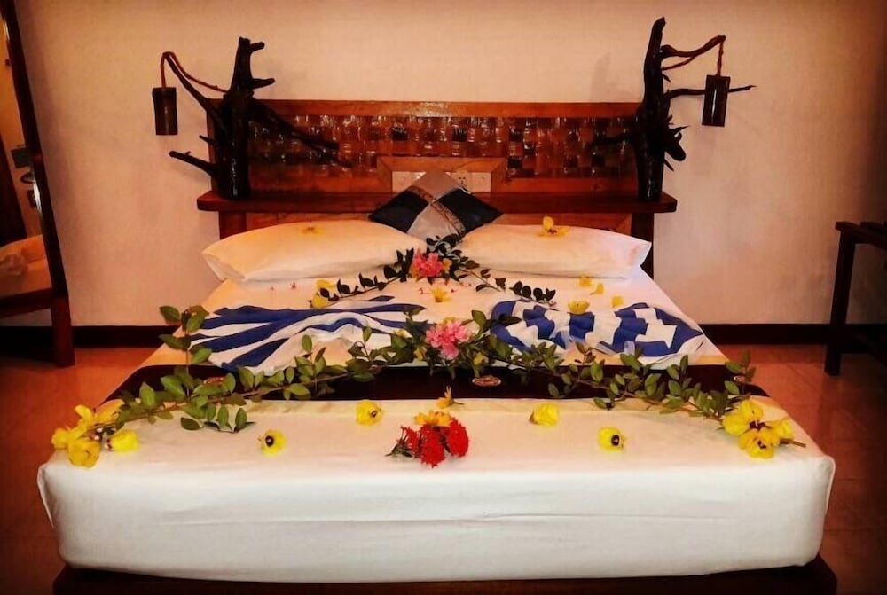 Comfort Double Room, 1 Queen Bed, Partial Ocean View, Oceanfront photo 3