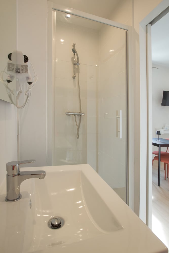 Premium Suite, Ensuite photo 3