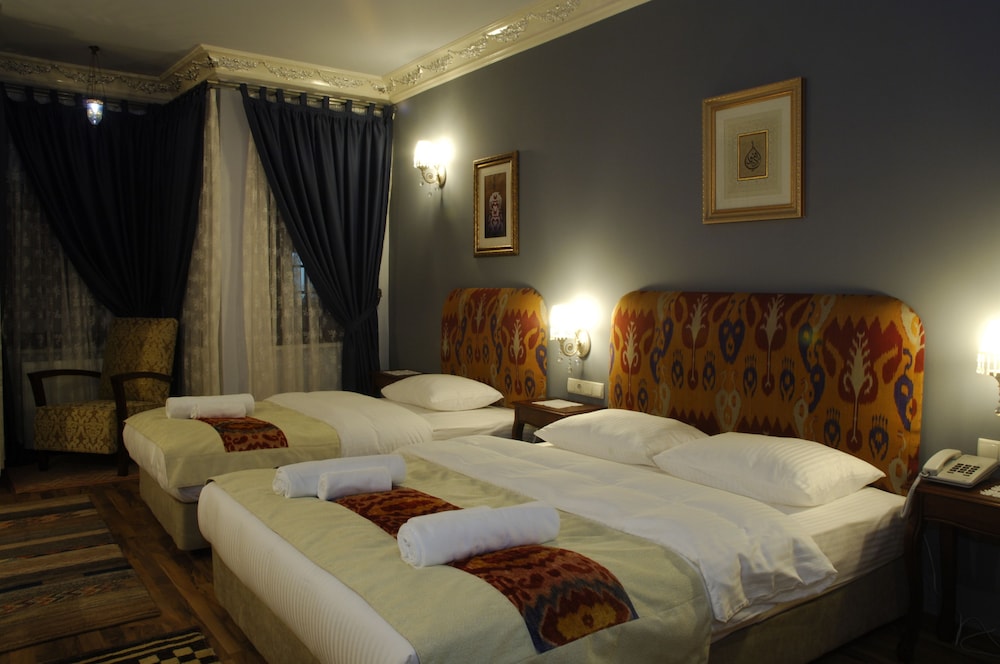 Deluxe Triple Room photo 3