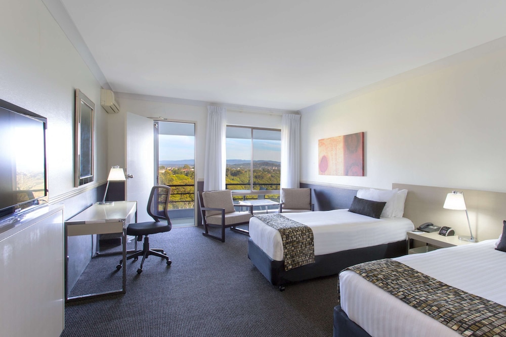 Superior Room, 1 King Bed, Non Smoking - Photo 4
