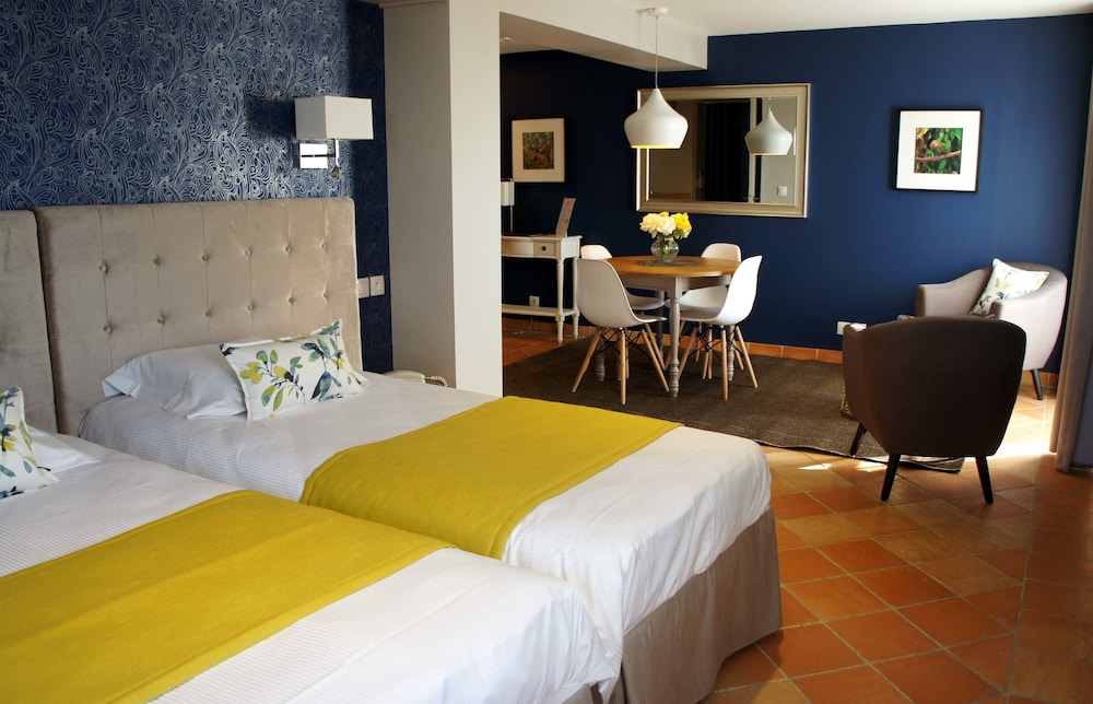 Superior Suite - Photo 4