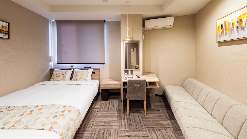Queen Room with Bath, Non Smoking