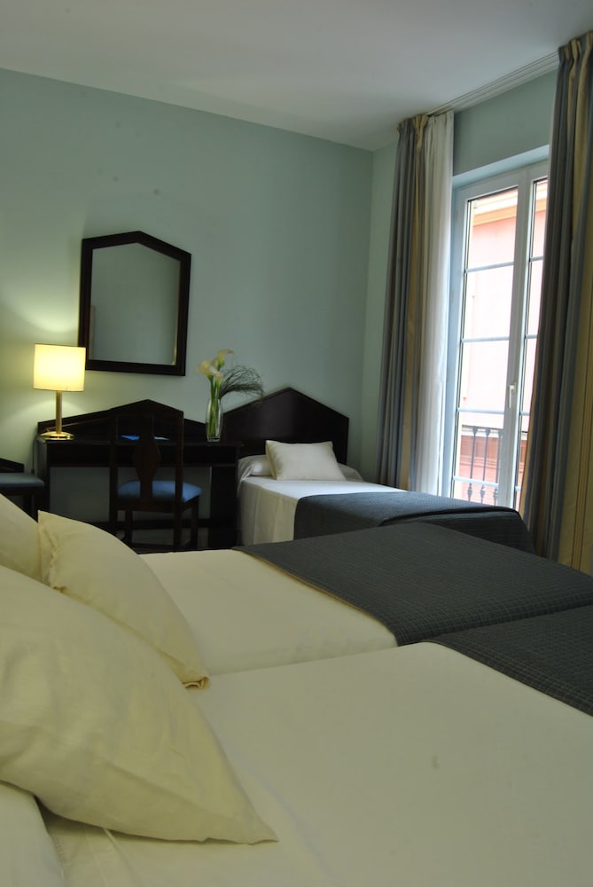Triple Room, 3 Twin Beds - Photo 5