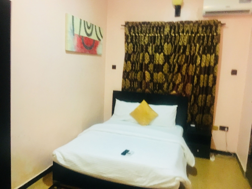 Standard Room, 1 Queen Bed, Non Smoking - Photo 7
