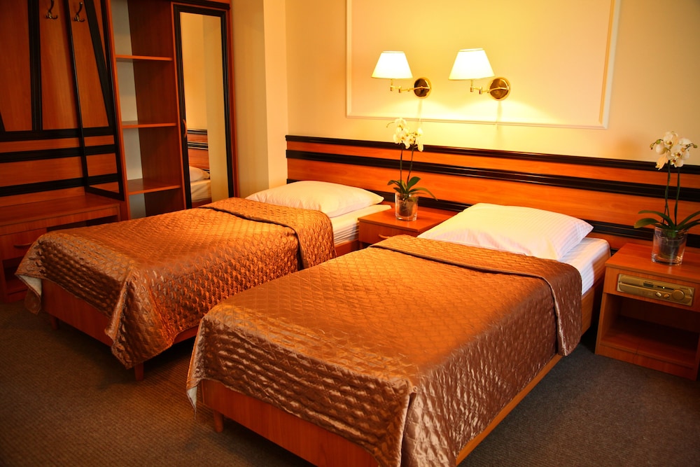 Business Double or Twin Room, Multiple Beds photo 1