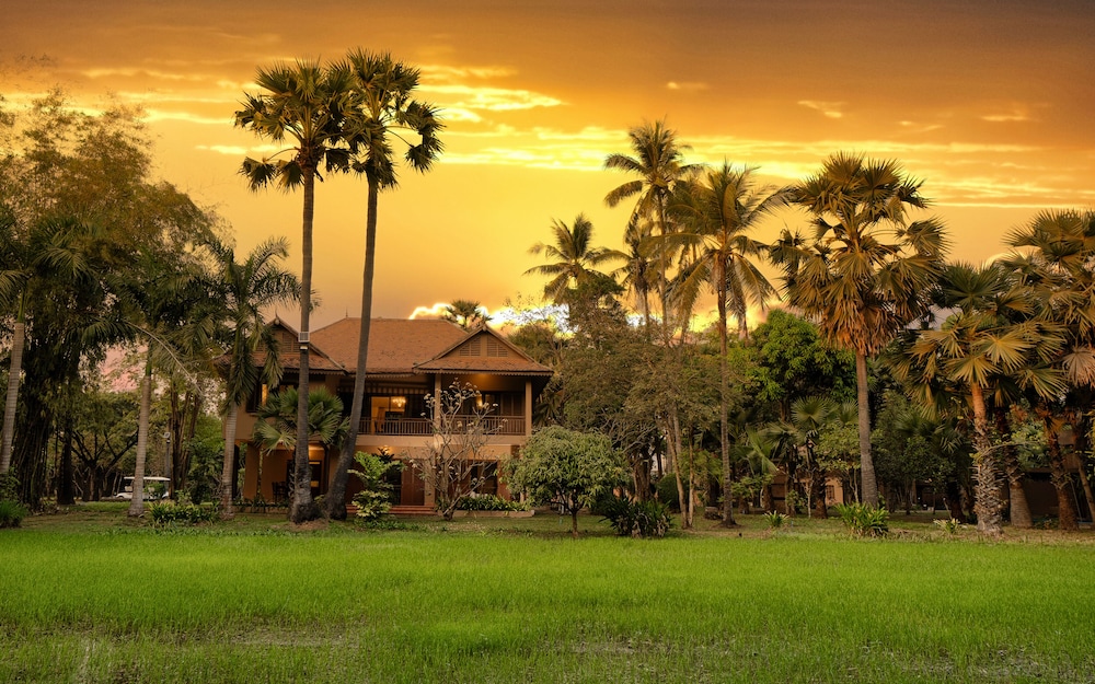 Private Four-Bedroom Home - Daily Afternoon Tea + Personal Chef