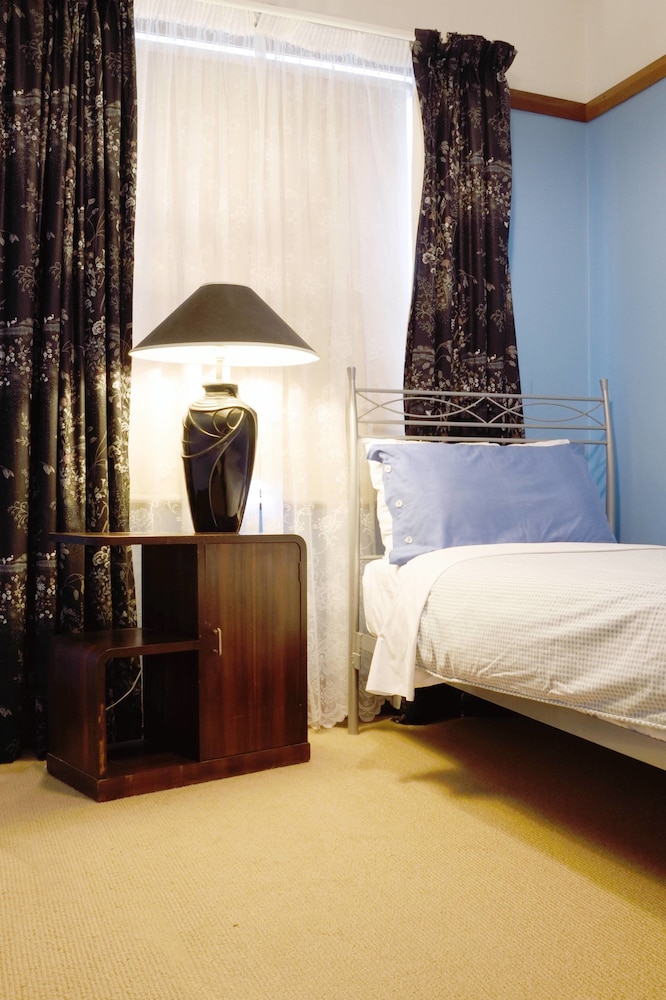 Three Bedroom Spa Apartment (Overnight) - Non Smoking photo 1