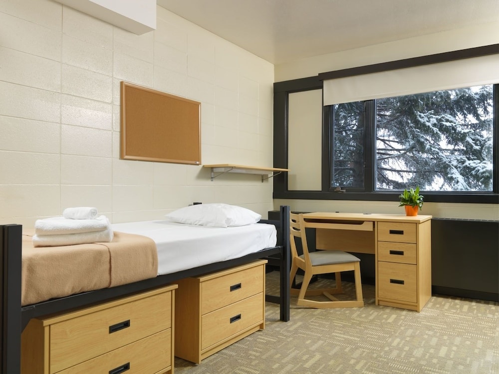 Single Room, 2 Twin Beds, Shared Bathroom