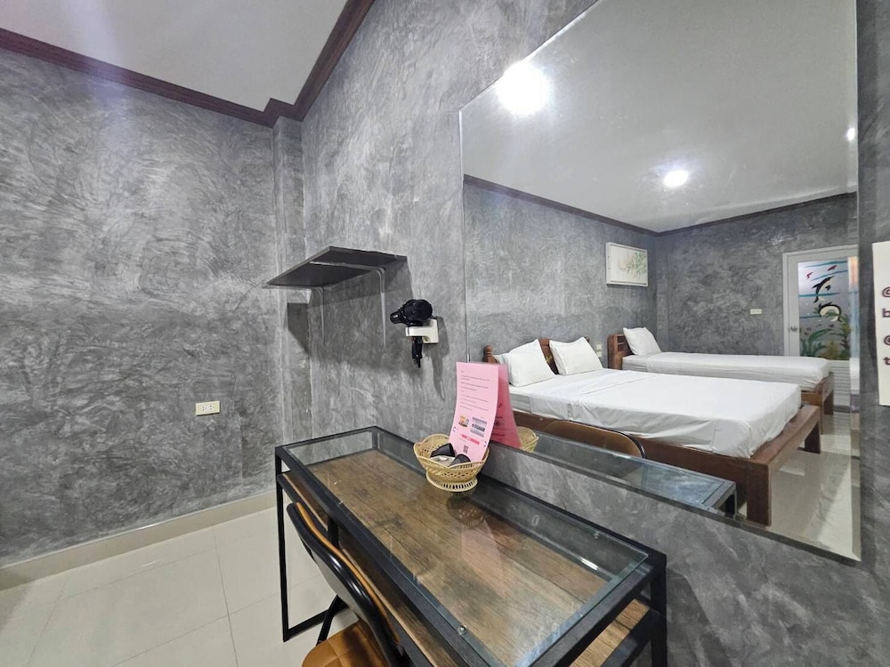 Standard Triple Room - Photo 7