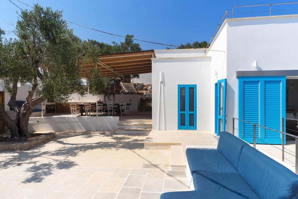Villa photo 3
