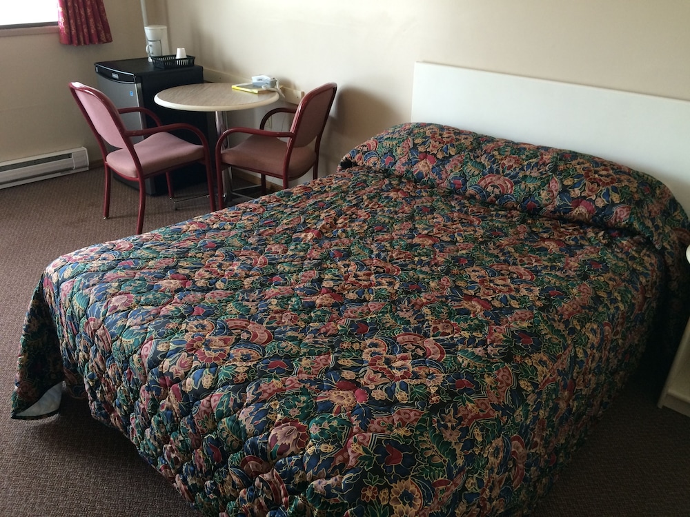 Standard Room, 1 Queen Bed photo 1
