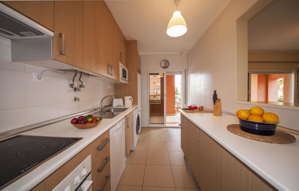 B02 - Fantastic Apartment With Pool Almost on the Sandy Beach, Photo 9