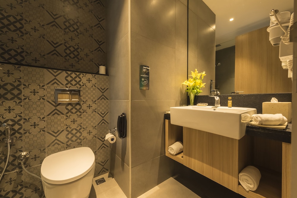 Premier King Room photo 3