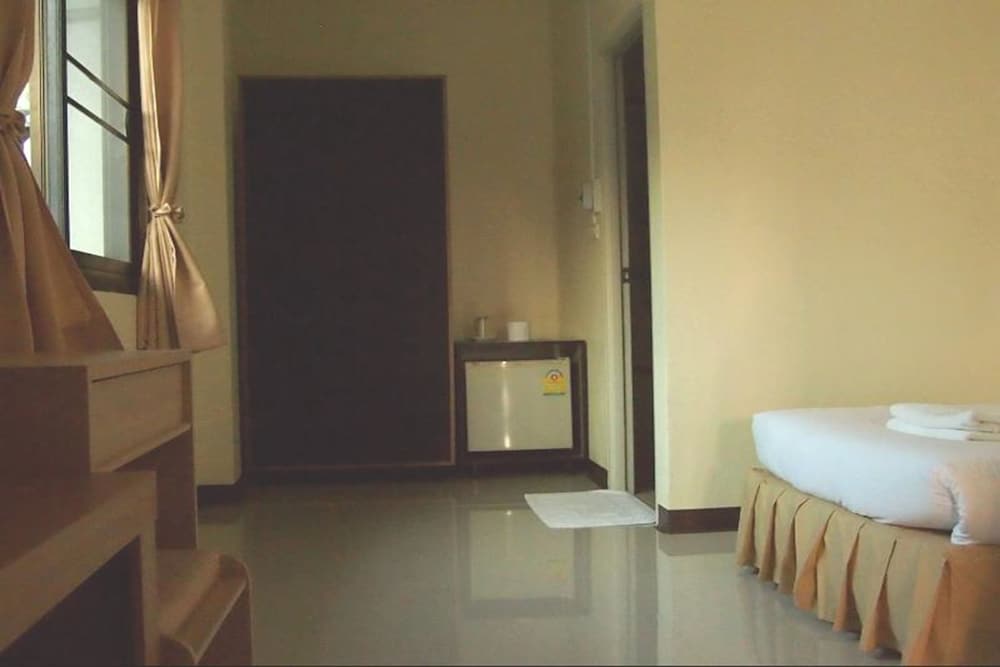 Standard Twin Room, 2 Twin Beds photo 3