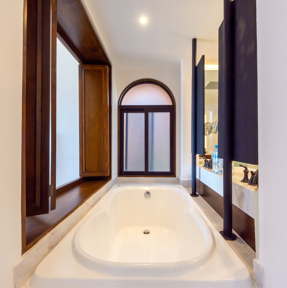 Junior Suite, 2 Double Beds, Oceanfront
