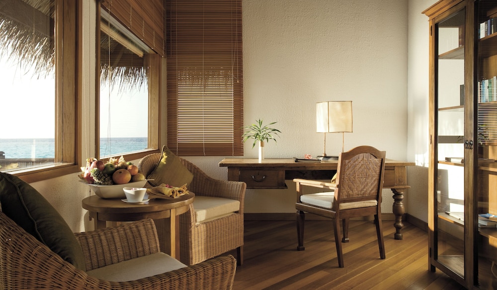 Sunset Lagoon Villa - Photo 5
