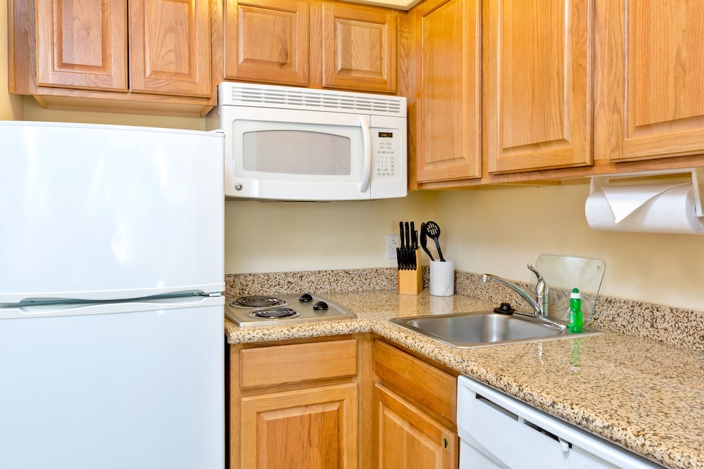 Studio Suite, 1 Double Bed, Accessible, Kitchen (Communications) - Photo 2
