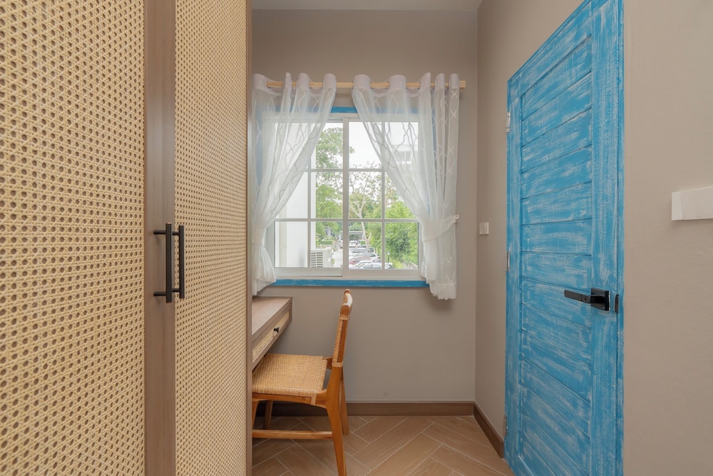 Cafe Suites 3, Superior Twin Room - Photo 6