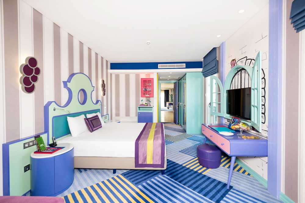 Grand Suite, 1 King Bed thumbnail 5