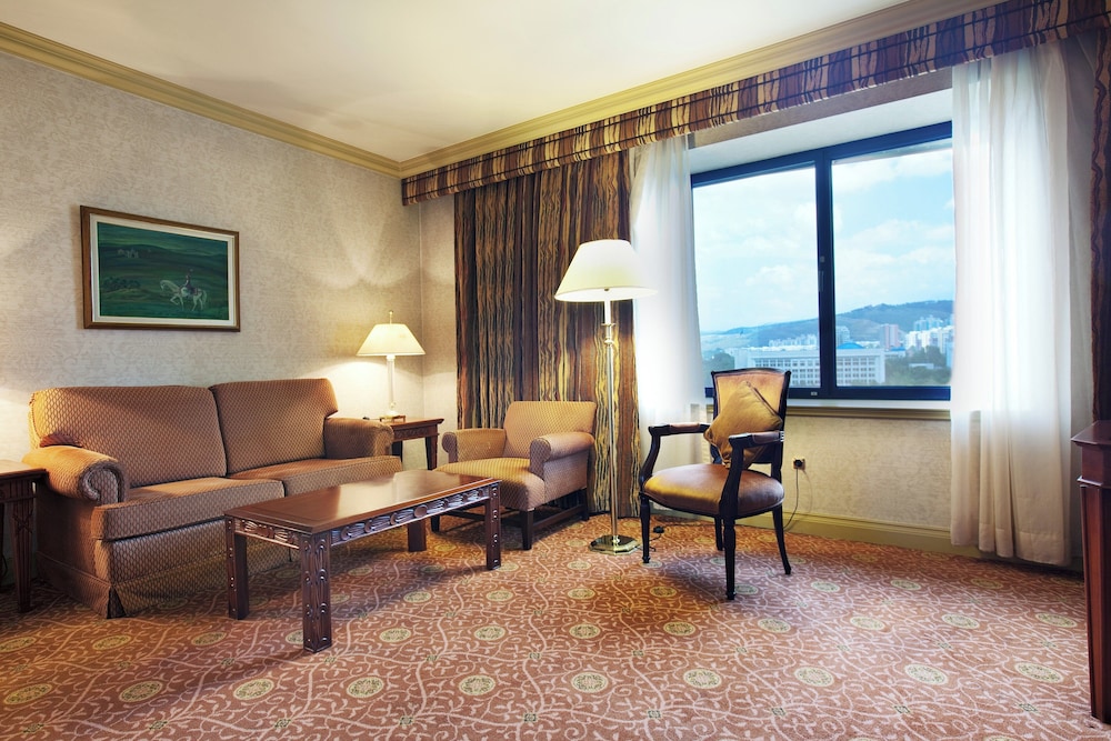 Grand Suite, 1 King Bed photo 2