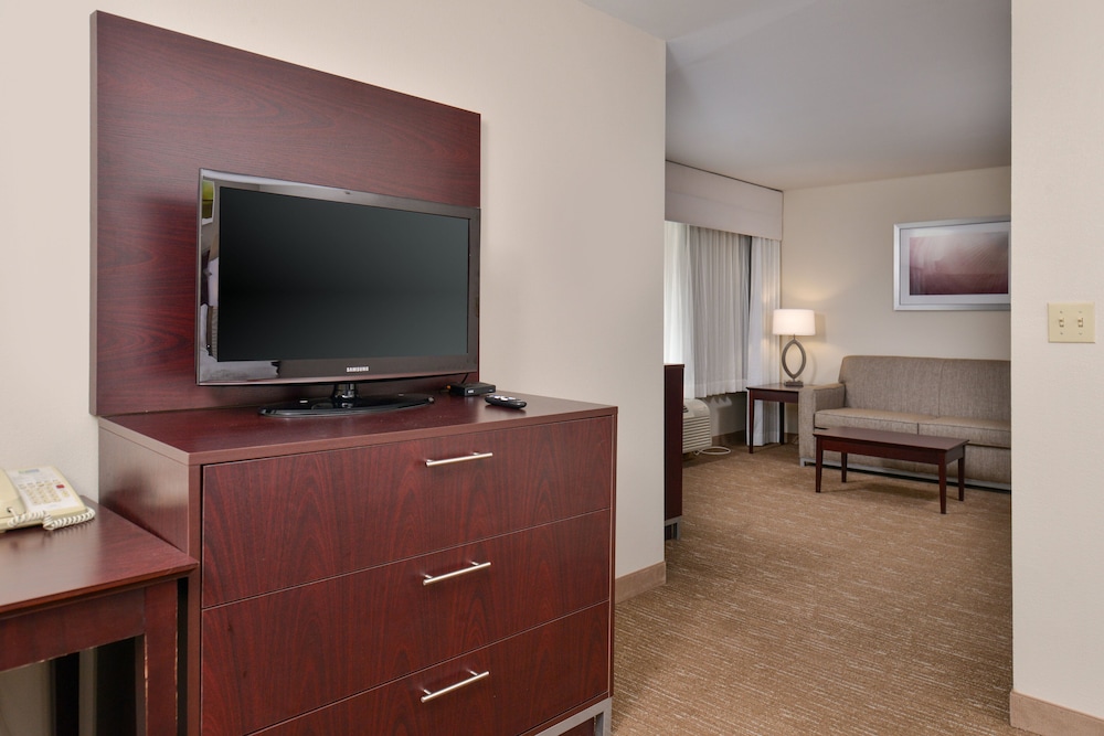 Suite, Multiple Beds - Photo 3