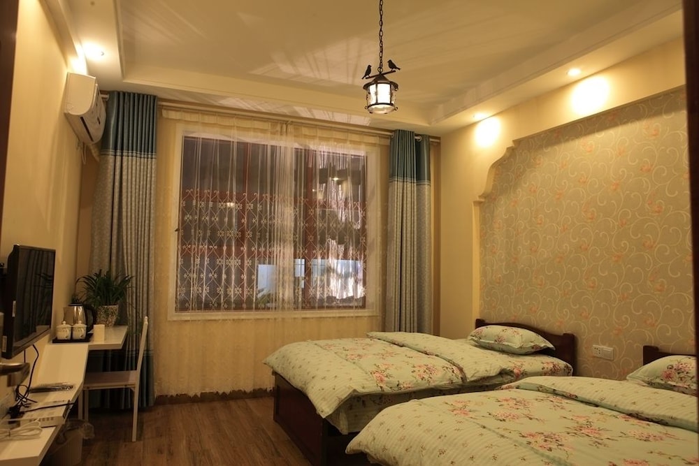 Economy Twin Room photo 2