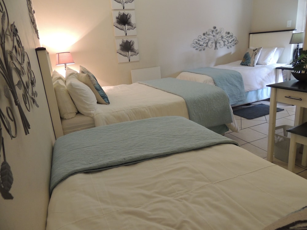 Family Room, 1 Bedroom