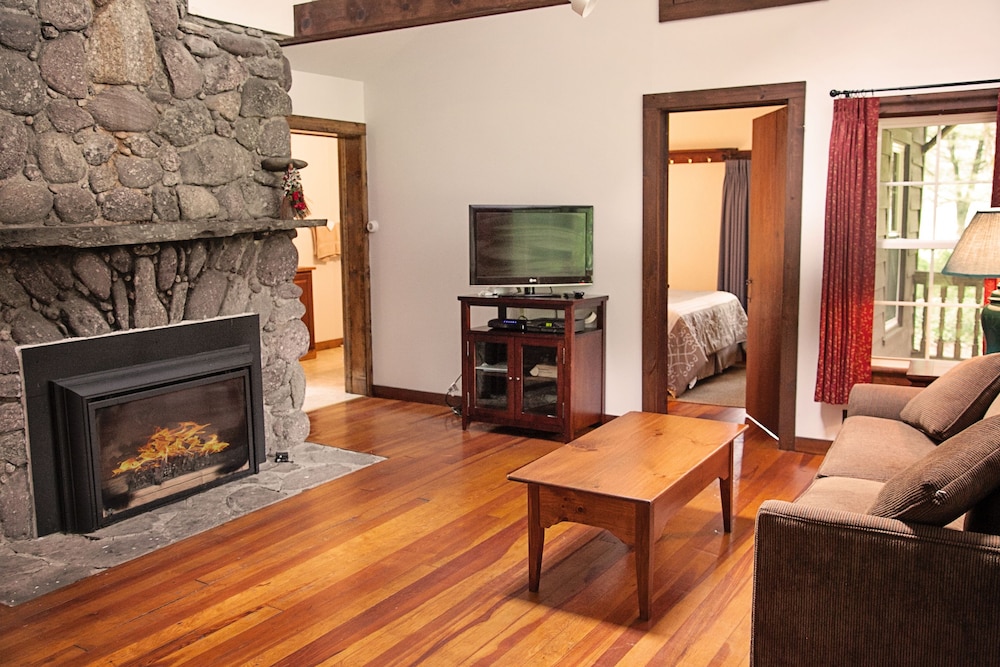 Cabin At 933 photo 1