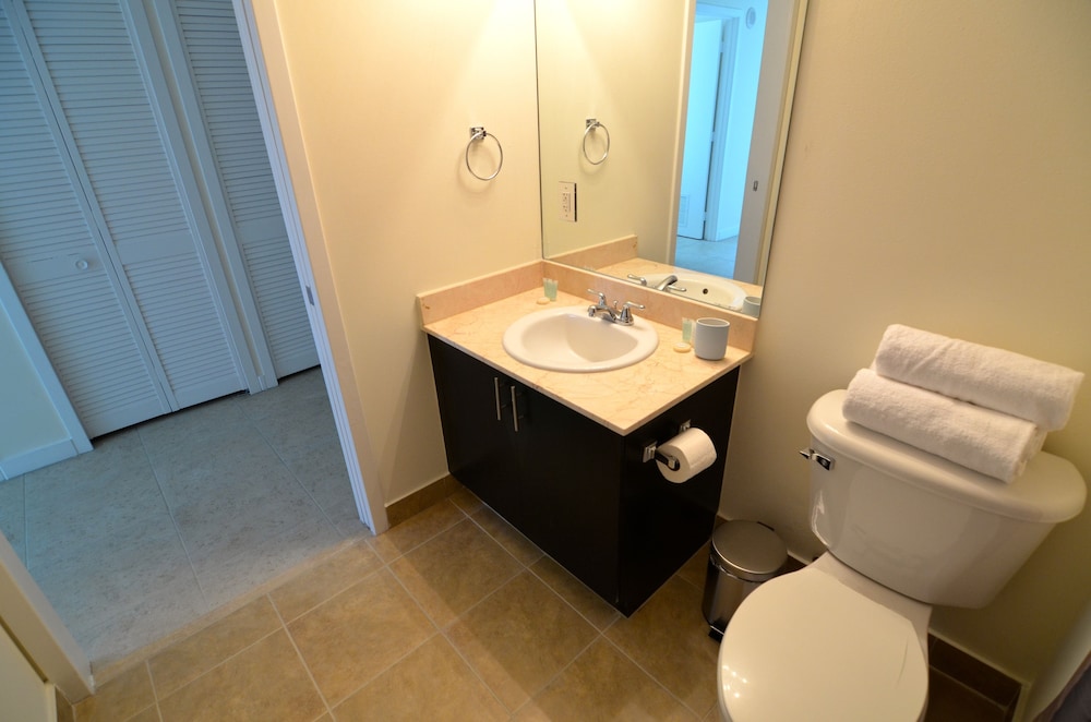 Deluxe Apartment, 2 Bedrooms, Pool Access, City View photo 2