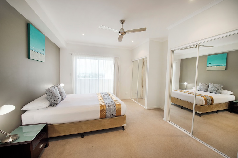 Three Bedroom Penthouse Apartment photo 2