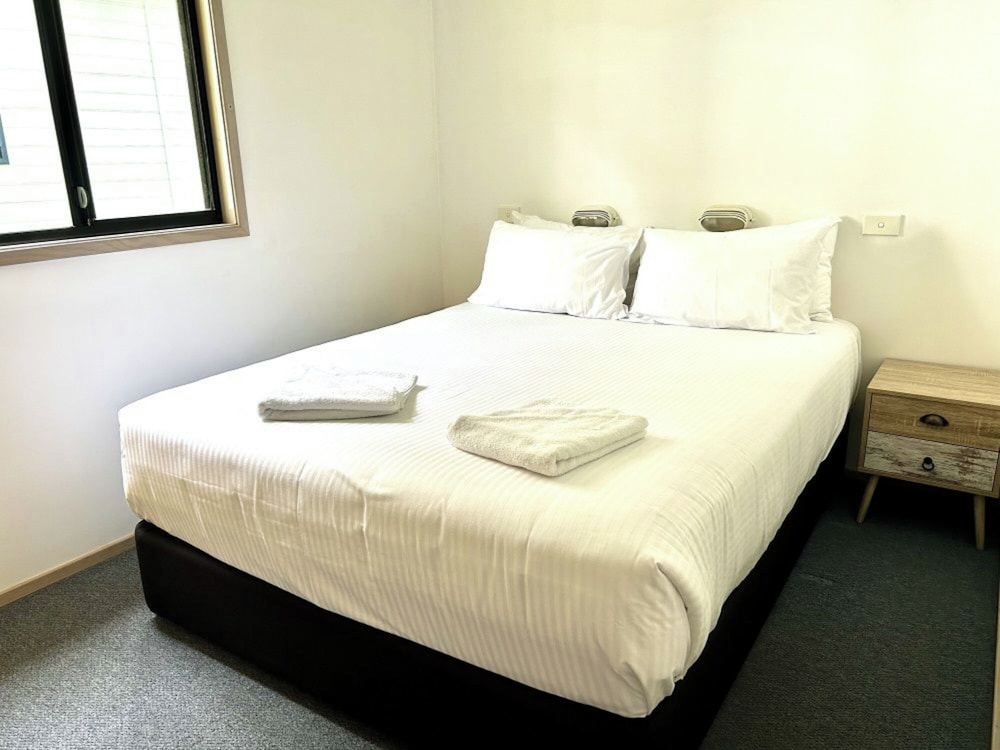 Superior Cabin - Sleeps 4 (2 Queens)