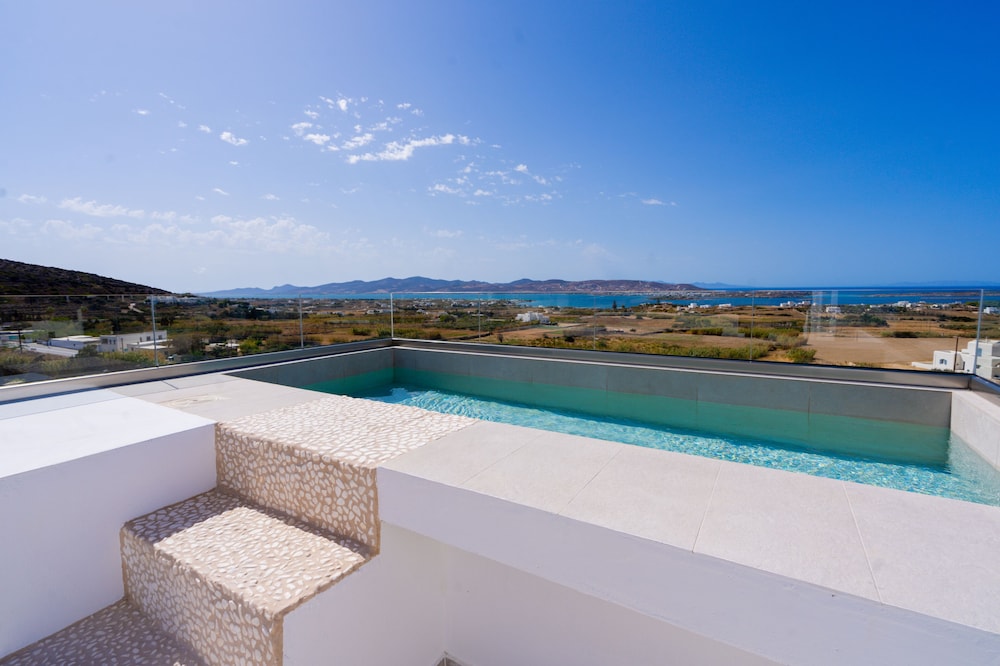Signature Suite, Private Pool, Sea View photo 3