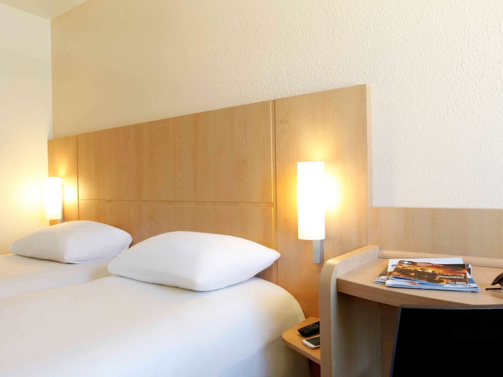 Standard Room, 1 Double Bed - Photo 8