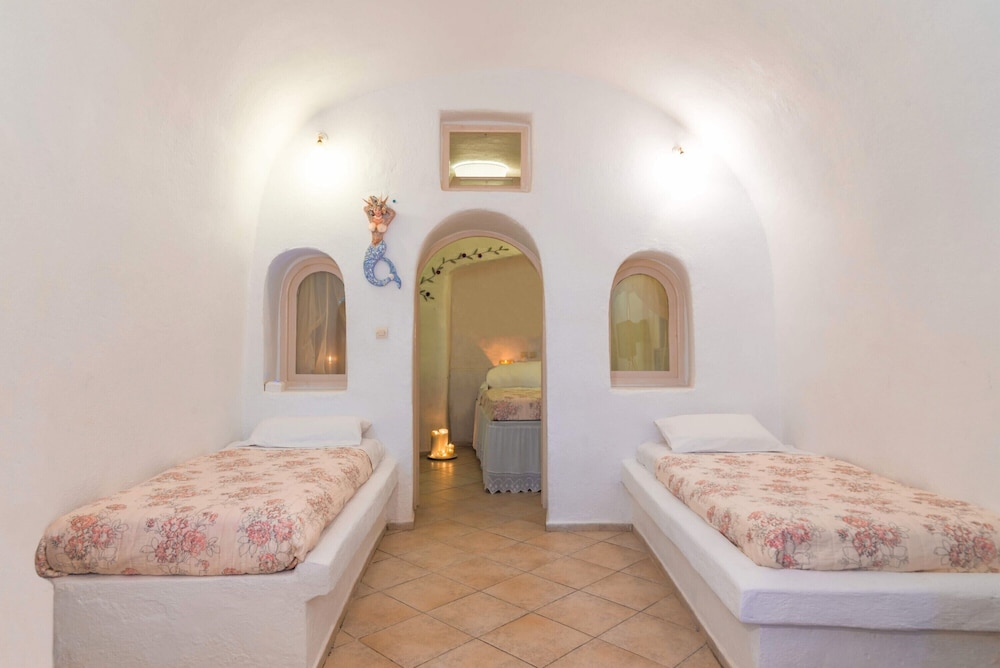 Paradise Cave House, Caldera and Sea view, Private outdoor Hot tub