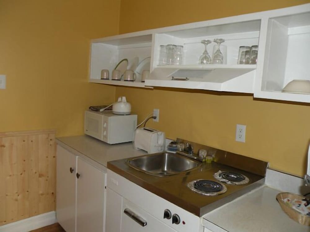 Room, 2 Double Beds, Kitchenette photo 3