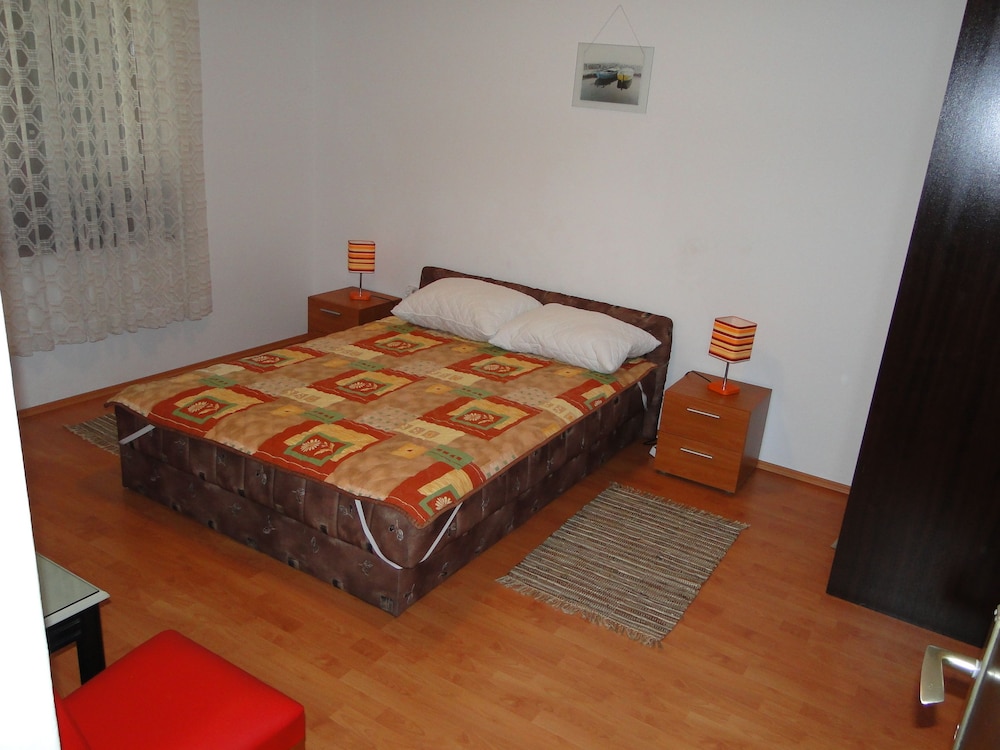 Apartment (1)
