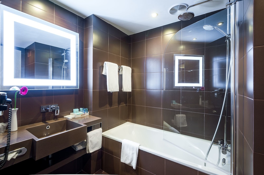 Superior Twin Room, 1 Double or 2 Twin Beds photo 3