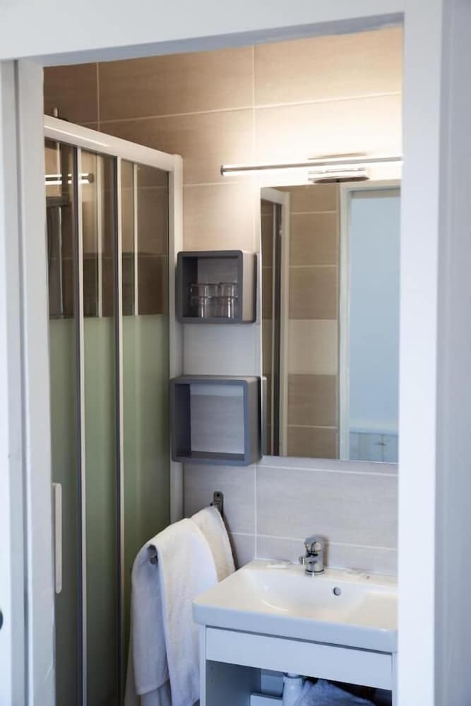 Quadruple Room, City View photo 3