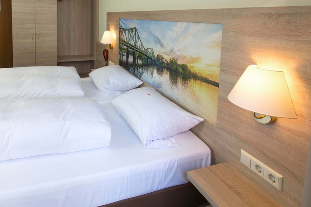 Double Room, Accessible, Lakeside photo 3