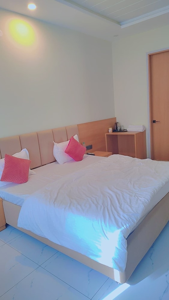 Deluxe Duplex, Balcony, City View photo 2