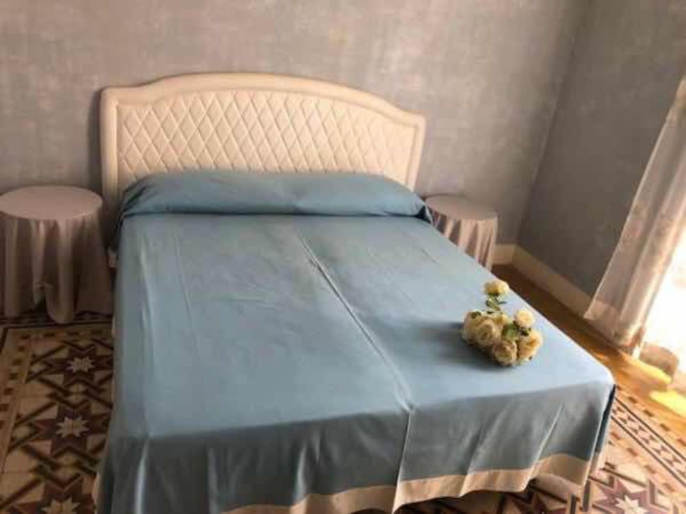 Apartment, 3 Bedrooms, Balcony, Partial Sea View photo 2
