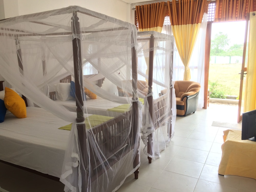 Deluxe Twin Room photo 2