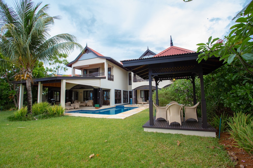 Villa, 5 Schlafzimmer, Privater Pool, Strandlage