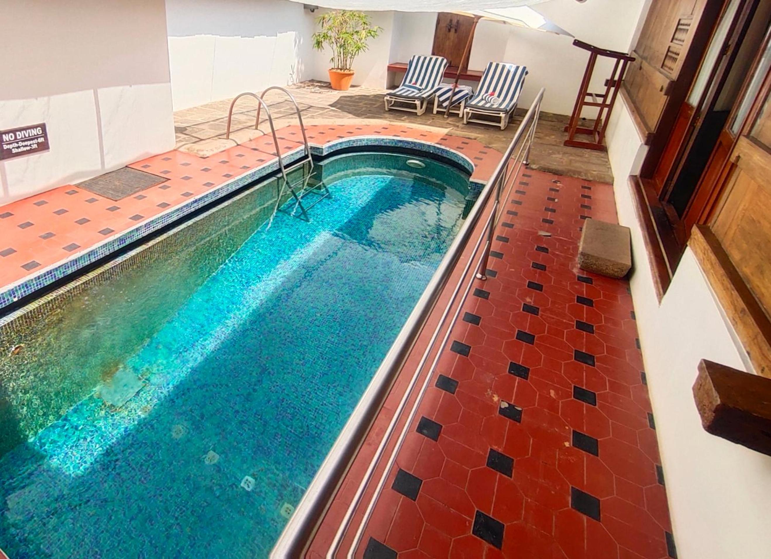 Villa with Private Pool - Photo 20