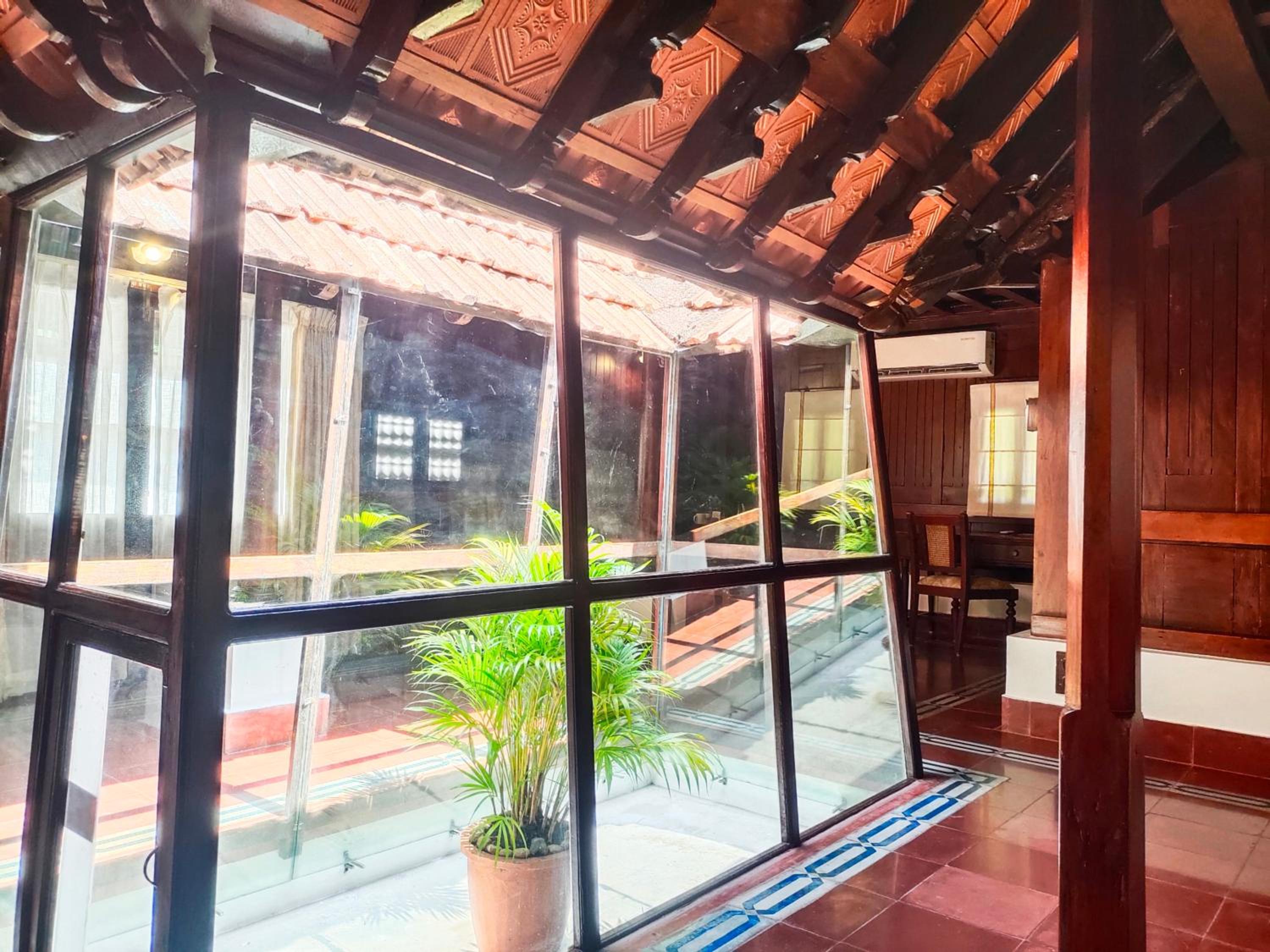 Villa with Private Pool - Photo 11