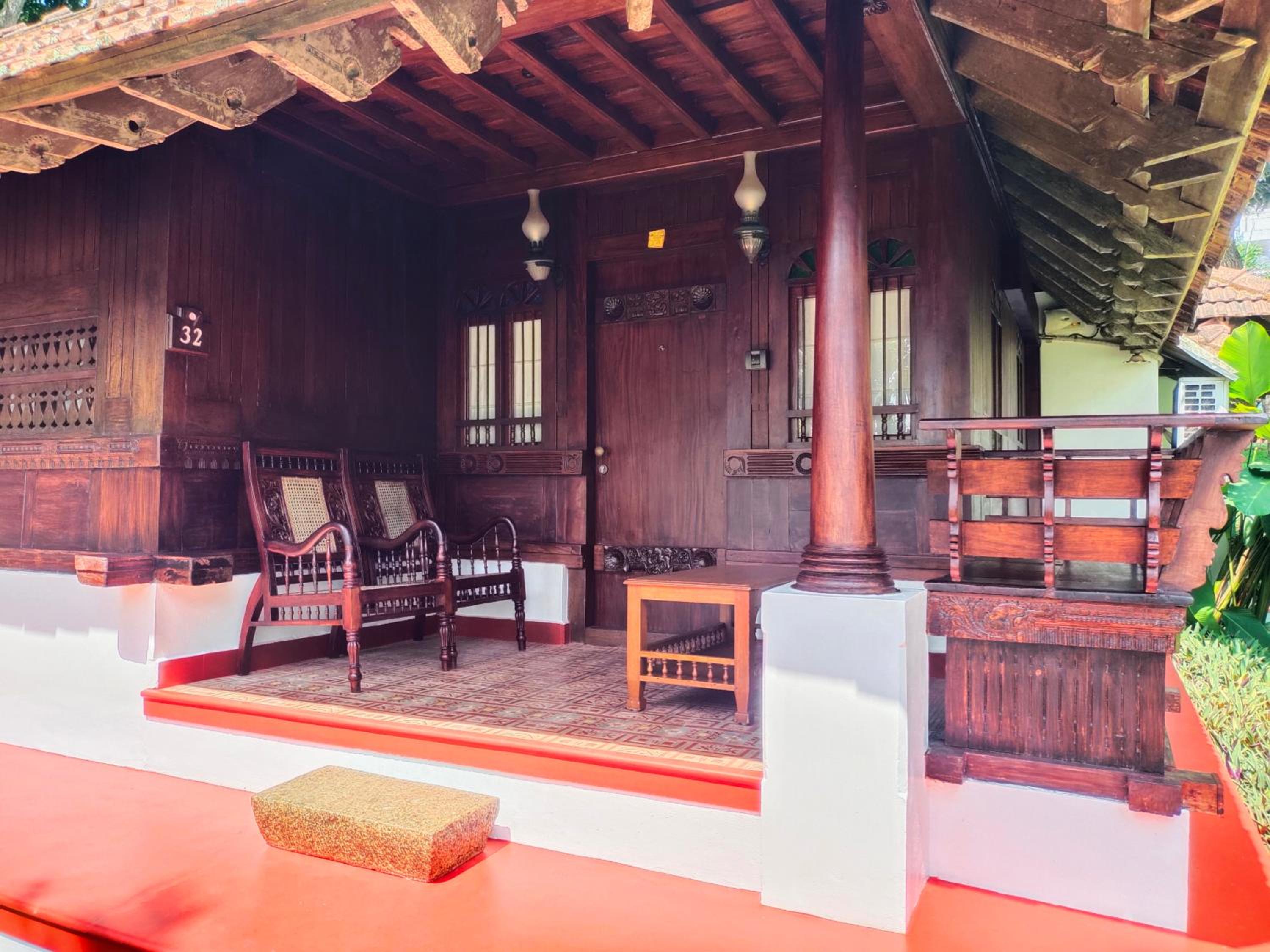 Villa with Private Pool - Photo 12