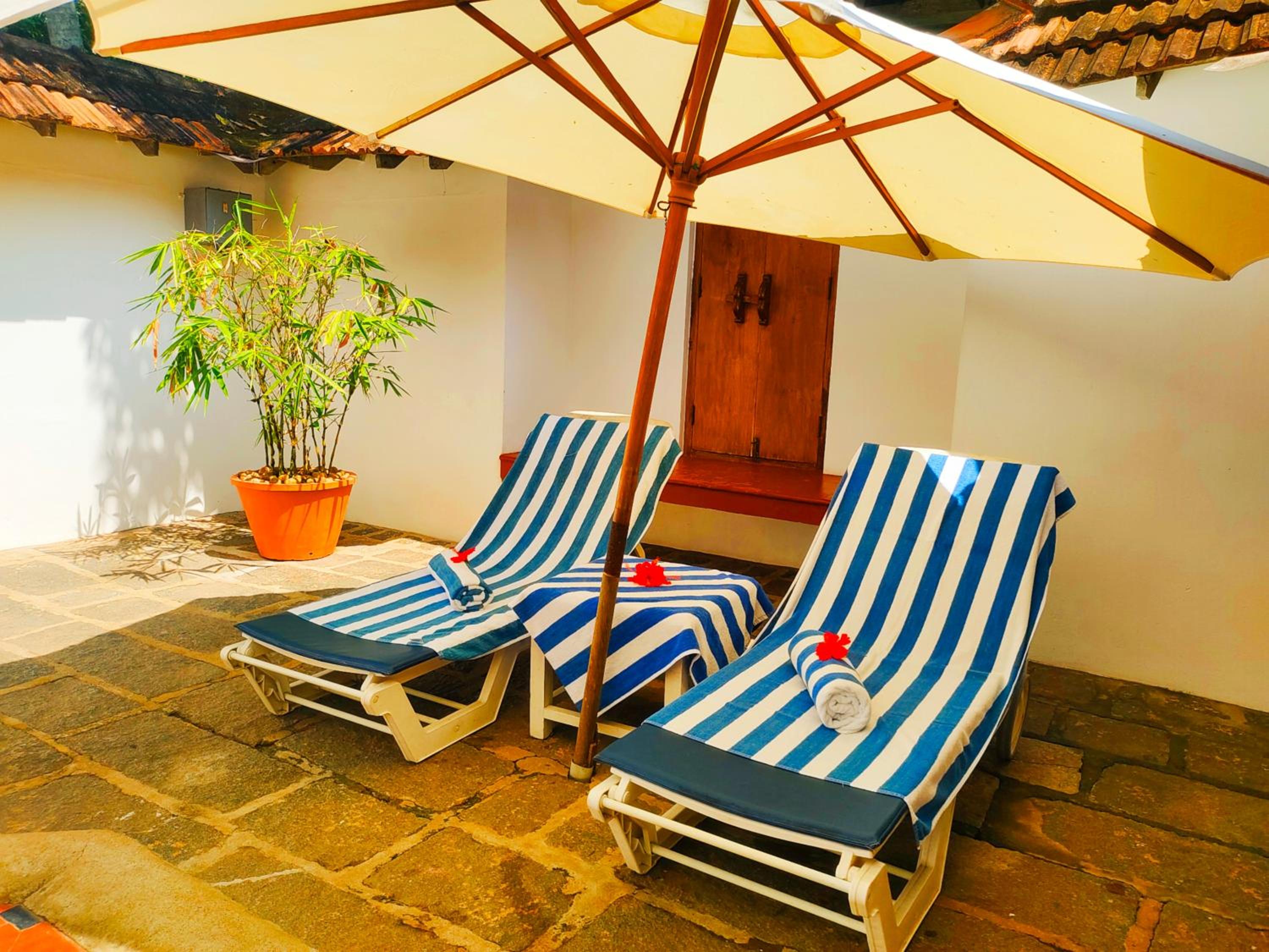 Villa with Private Pool - Photo 9