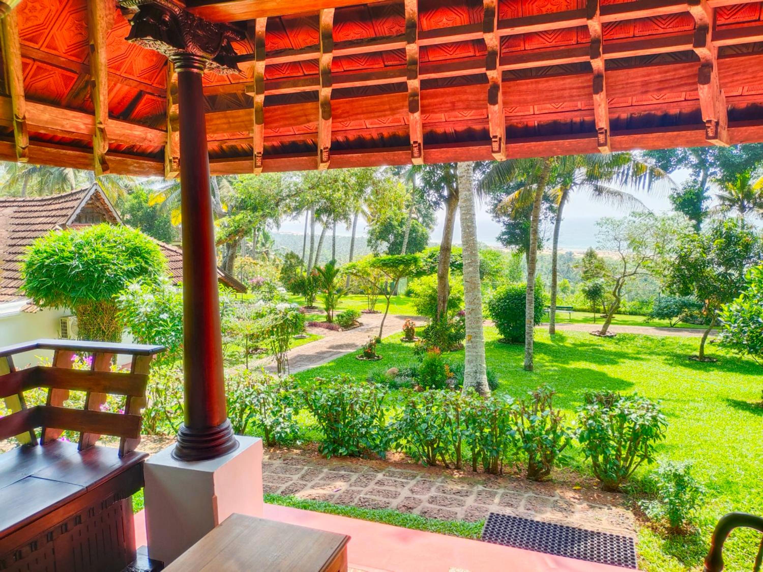 Villa with Private Pool - Photo 4