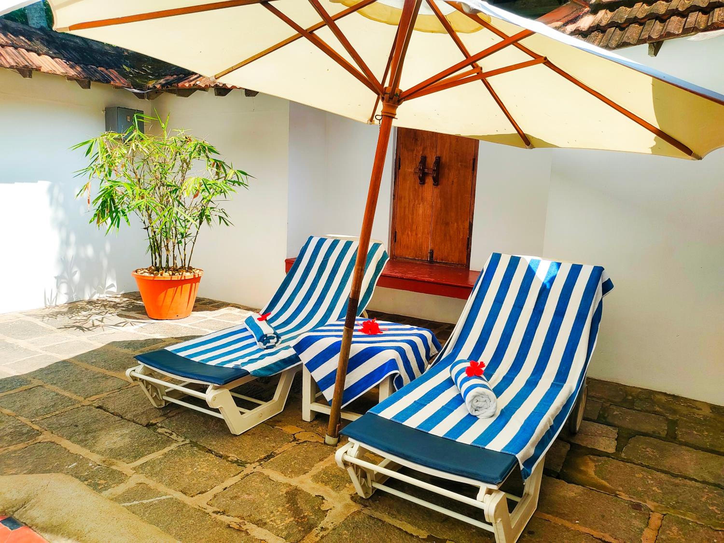 Villa with Private Pool - Photo 6